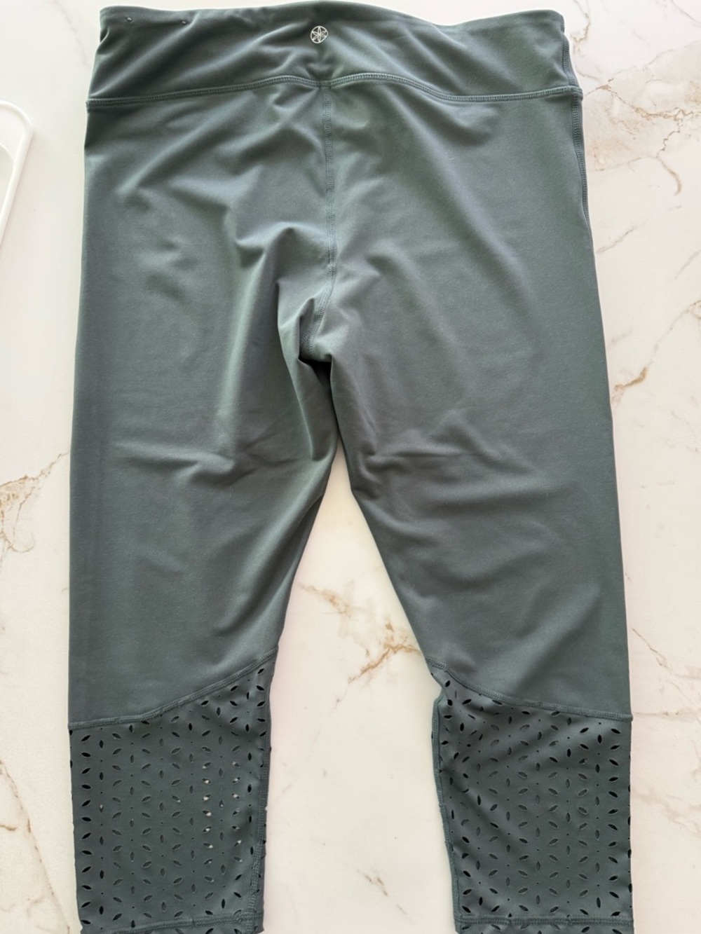 Gaiam XL Cropped Leggings Gray Green Laser Cut eyelets